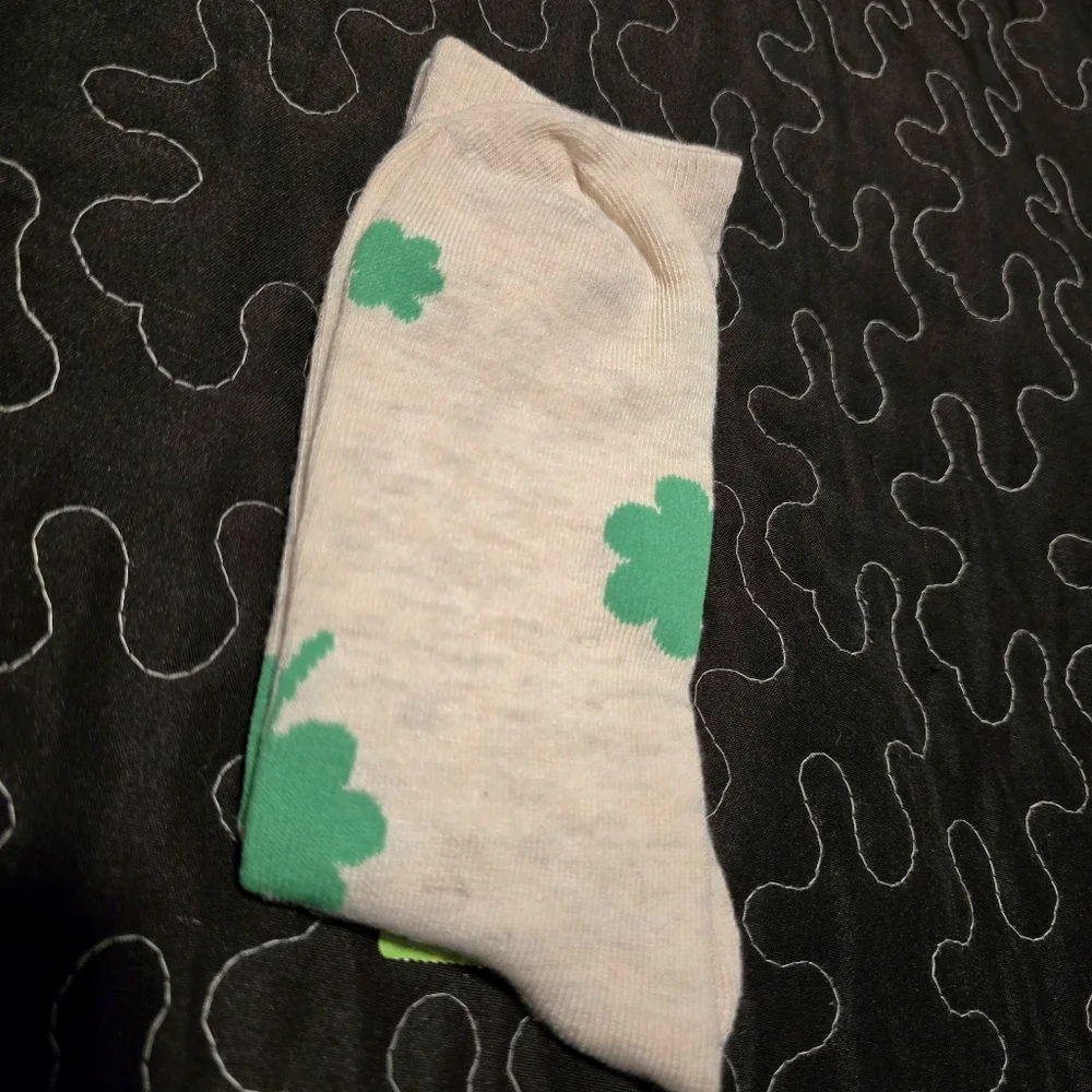 Care Bears Stitch Womens‎ St Patricks Day Lucky Crew Socks 2 Pair NWT Size 4-10